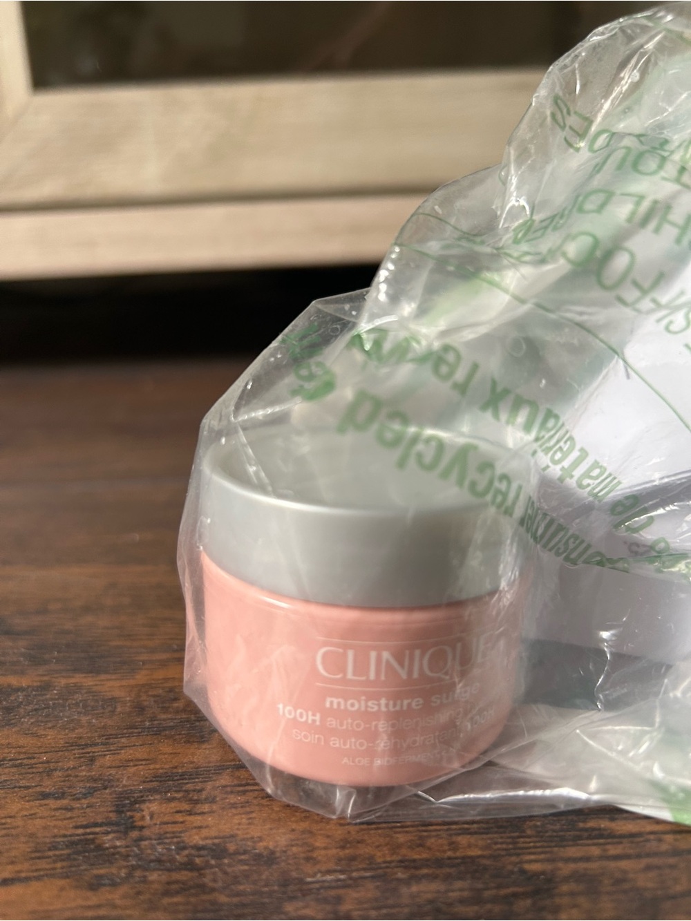 Clinique, Moisture Surge